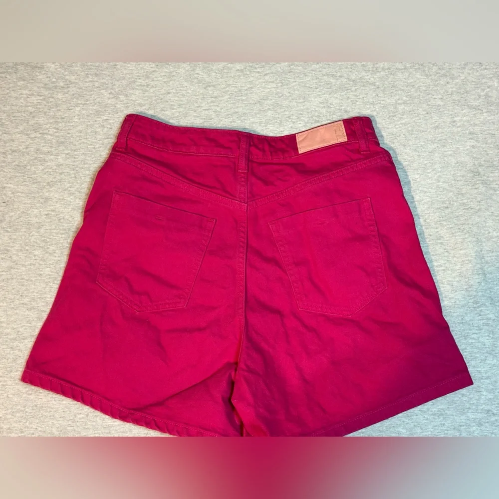 Zara‎ High-Waisted Fuchsia Denim Shorts 🌺